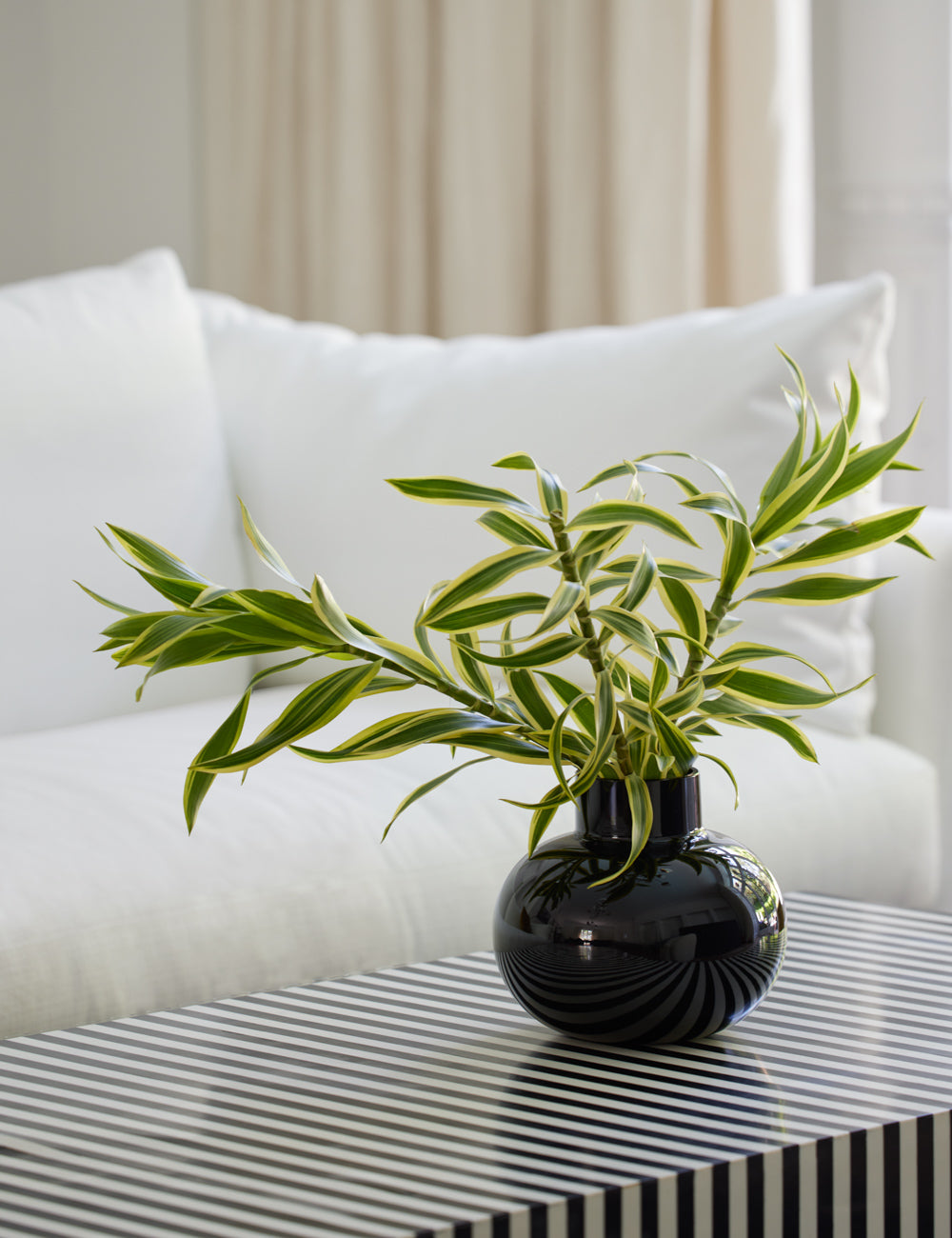 Sagen Vase